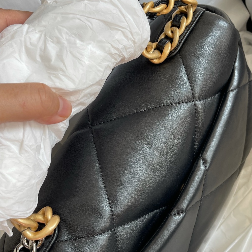 NEW CHANEL19 22B Black Lambskin Small Flap Bag Mix Hardware w/receipt - Picture 8 of 15